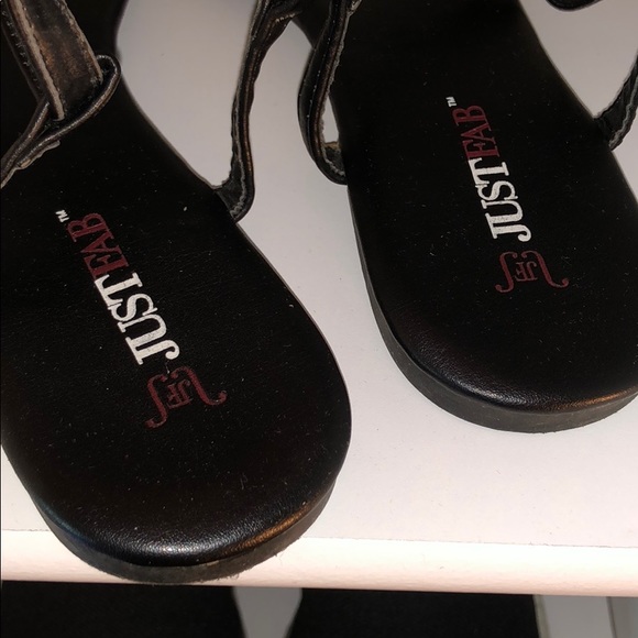 JUSTFAB BLACK WITH GOLD DETAIL SANDALS - Picture 3 of 4